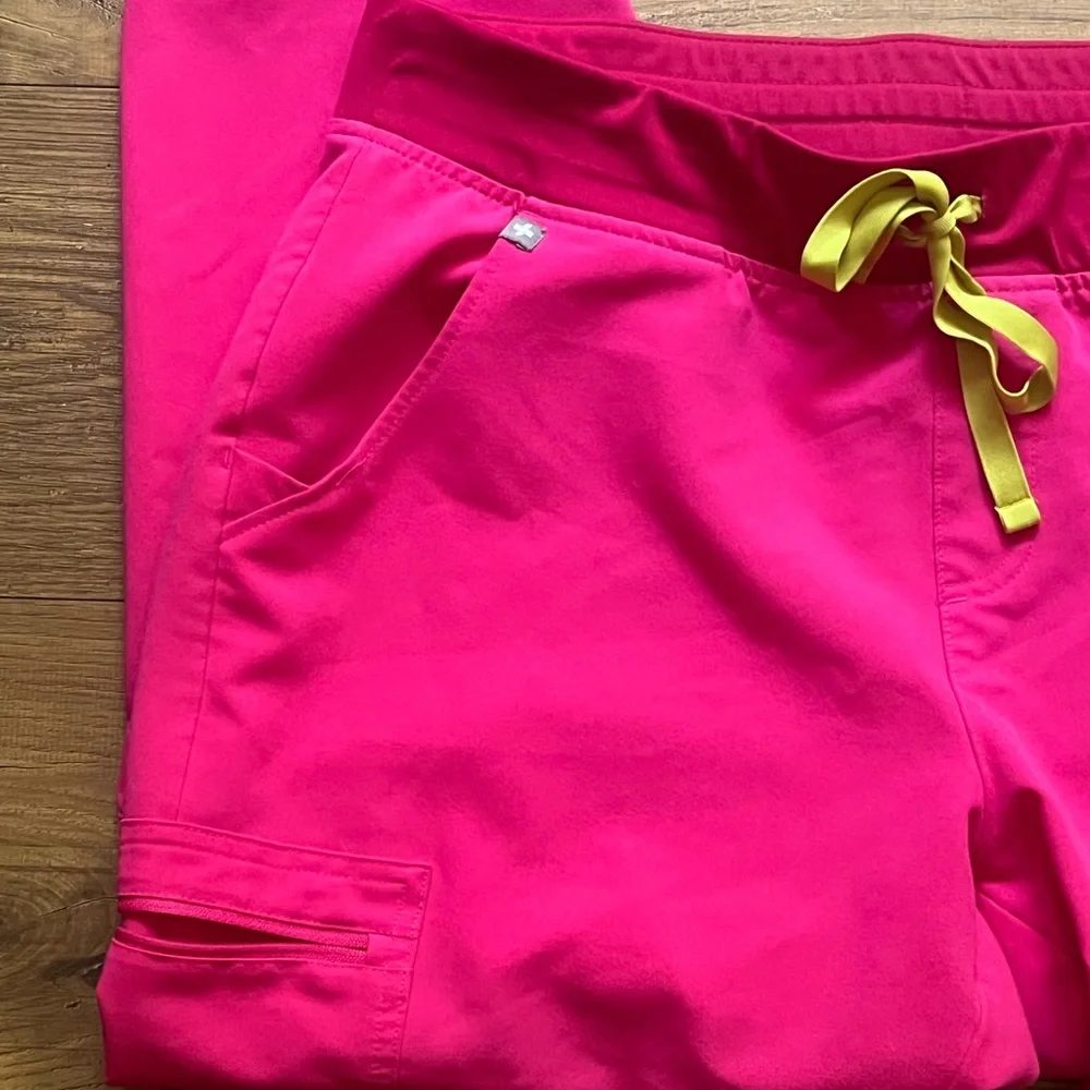 FIGS Scrub Set Top:Short Sleeve Size XL Pants:Elastic Waistband & Ankles Size L - Picture 10 of 15